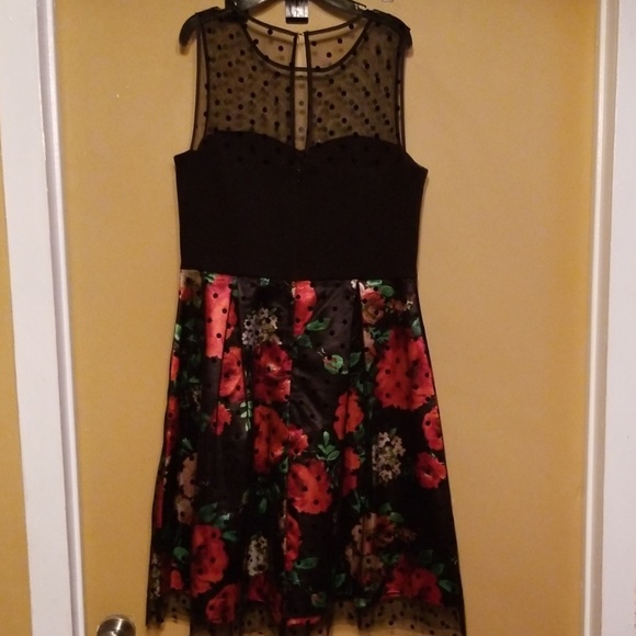 Cocktail Dress - Picture 2 of 3